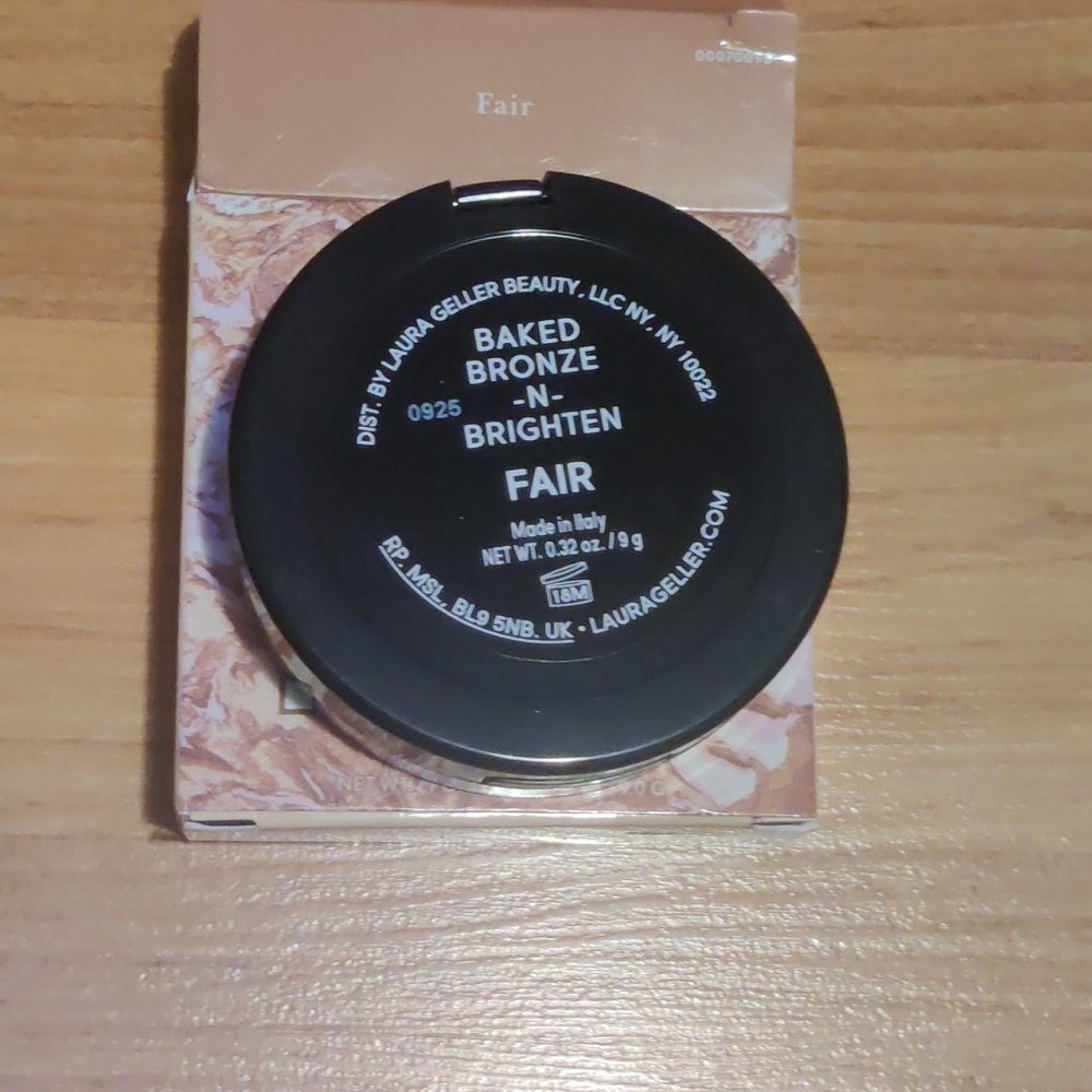 Laura Geller Baked Bronze N Brighten Multipurpose Bronzer In Fair - Picture 3 of 3